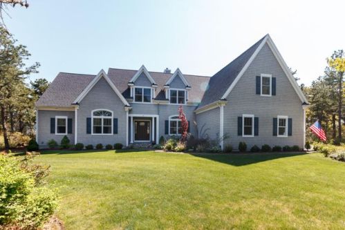 20 Wintergreen Rd, Mashpee, MA 02649 exterior
