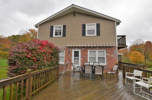 61 Wrentham Rd, Cumberland, RI 02864 exterior