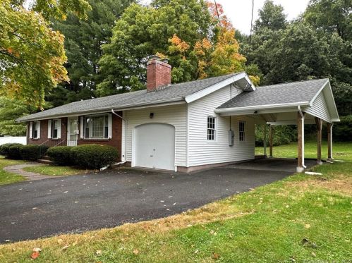 21 Cobb Hill Rd, Manchester, CT 06040 exterior