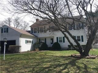 133 Orchard Hill Dr, Fairfield, CT 06824 exterior
