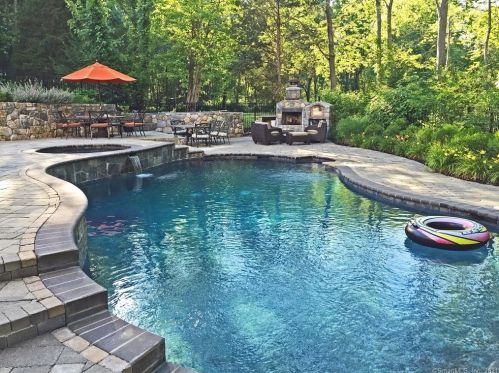 26 Tackora Trl, Ridgefield, CT 06877 exterior