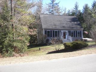 4 Francesca Way, Nottingham, NH 03290 exterior