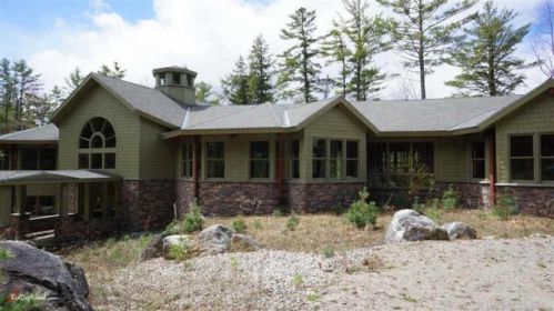 189 Perkins Pond Rd, Sunapee, NH 03782 exterior