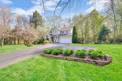 1 Ellsworth Rd, East Windsor, CT 06016 exterior