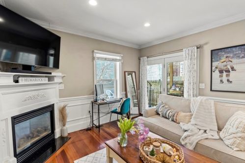 248 5Th St, Roxbury-Xing, MA 02127 exterior