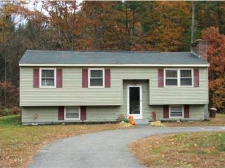 93 Jason Dr, Goffstown, NH 03045 exterior