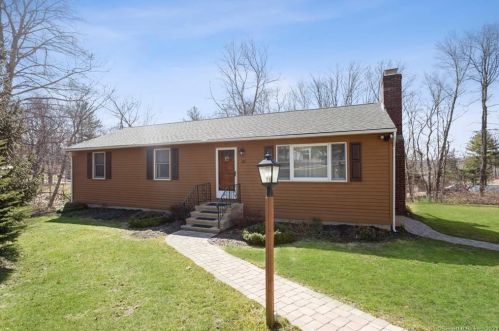 51 Denler Dr, East-Hampton, CT 06447 exterior
