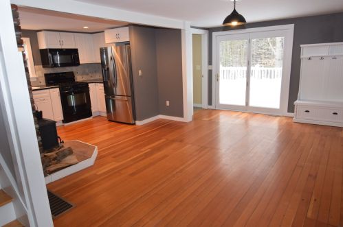 368 County Rd, New-London, NH 03257 exterior