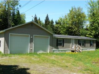 481 Back Lake Rd, Pittsburg, NH 03592 exterior