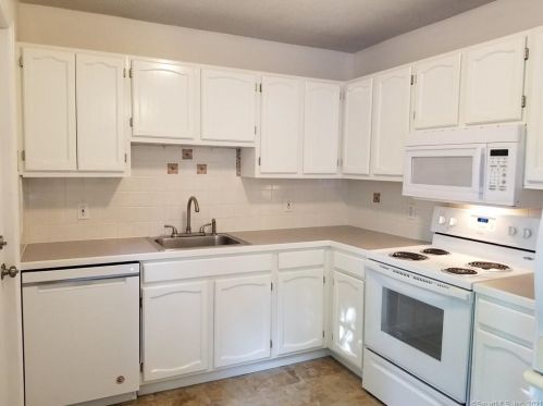 124 Benefit St, Waterbury, CT 06704 exterior