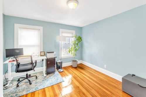 686 Metropolitan Ave, Roxbury-Xing, MA 02136 exterior