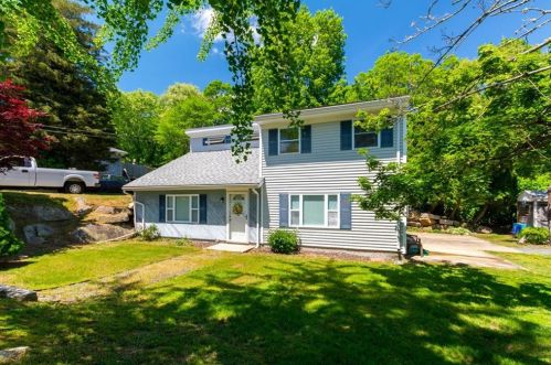 30 Rockland Ter, Tiverton, RI 02878 exterior