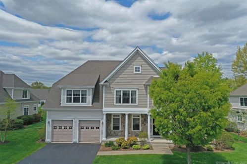 4 Spy Glass Cir, Bloomfield, CT 06002 exterior