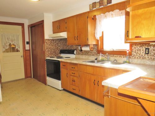 754 Spruce Head Rd, Saint George, ME 04859 exterior