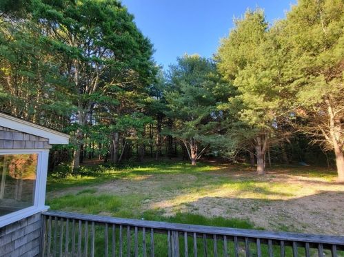 17 Pinewood Dr, Teaticket, MA 02536 exterior