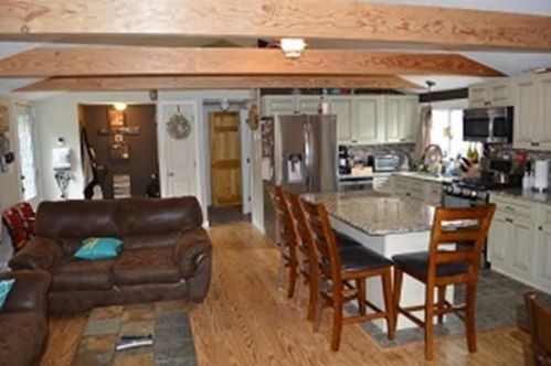 42 Meadowlark Dr, Wareham, MA 02571 exterior