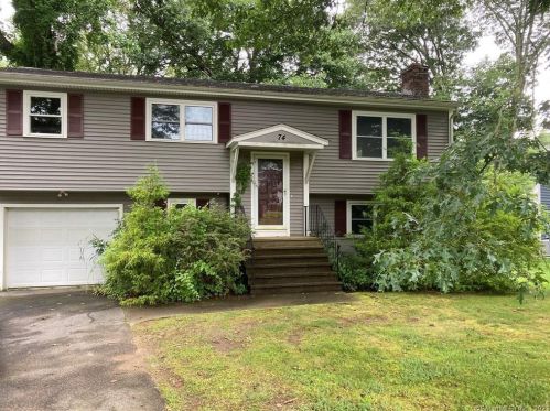 74 Laurelwood Dr, Niantic, CT 06357 exterior