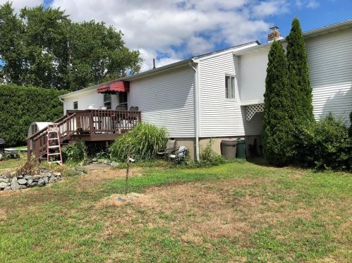 55 Dundas Ave, Warwick, RI 02889 exterior