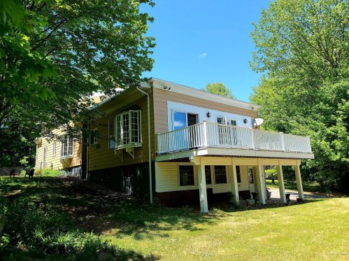 8 Western Promenade, South-Paris, ME 04281 exterior