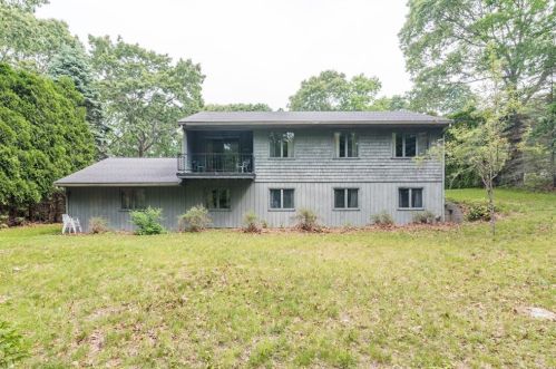 13 Valley Dr, Westerly, RI 02891 exterior