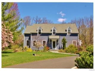 37 Griffith Ln, Ridgefield, CT 06877 exterior