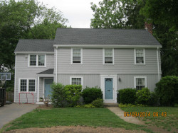 34 Fairway Dr, Newton, MA 02465 exterior