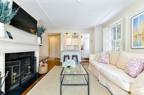 97 Mount Vernon St, Roxbury Xing, MA 02108 exterior