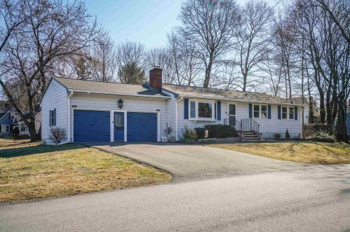 31 Morningside Dr, Nashua, NH 03060 exterior