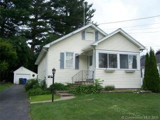 35 Lindbergh Dr, Hartford, CT 06114 exterior