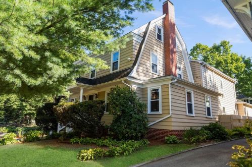 19 Ruthven St, Providence, RI 02906 exterior