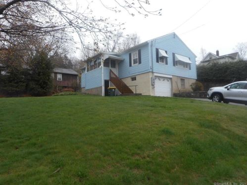 10 Hillside Ave, Ansonia, CT 06401 exterior