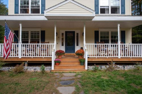 8 Fraser Rd, Thornton, NH 03285 exterior