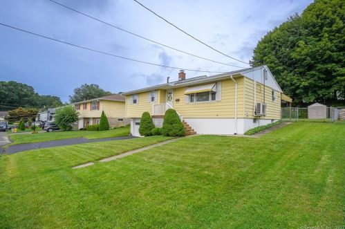 39 Tedesco Dr, Waterbury, CT 06708 exterior