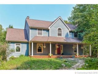 46 Bloomer Rd, Ridgefield, CT 06877 exterior