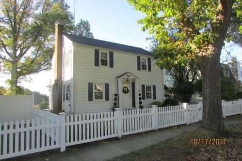 73 Andrews Rd, Quincy, MA 02170 exterior