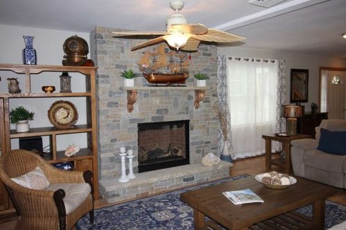 24 Riverview Blvd, Methuen, MA 01844 exterior