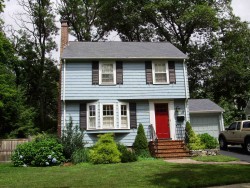 44 Pierrepont Rd, Newton, MA 02462 exterior