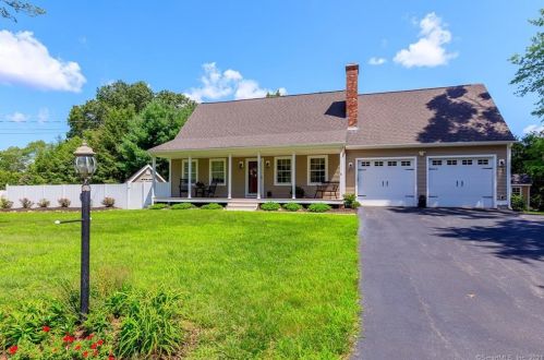 8 Davis St, Killingly, CT 06239 exterior