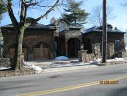 564 Dedham St, Newton, MA 02459 exterior