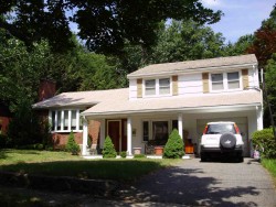 103 Dorcar Rd, Newton, MA 02459 exterior