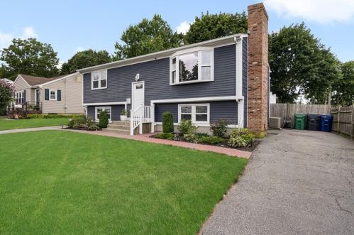 11 Beatrice Ave, Warwick, RI 02889 exterior
