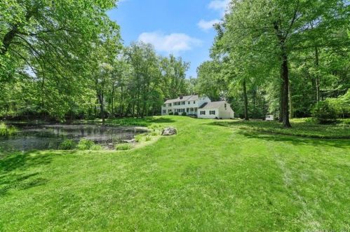 148 Hills Rd, New Canaan, CT 06840 exterior