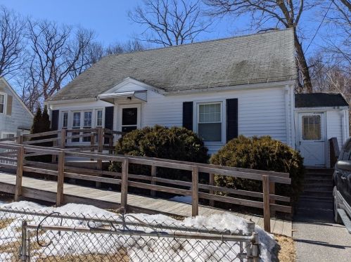 21 Patch Reservoir Dr, Worcester, MA 01602 exterior