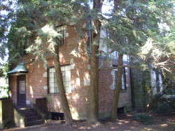 8 Littlefield Rd, Newton, MA 02459 exterior