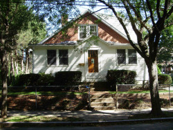 39 Washburn Ave, Newton, MA 02466 exterior