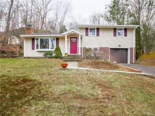 80 Twitchgrass Rd, Bridgeport, CT 06611 exterior