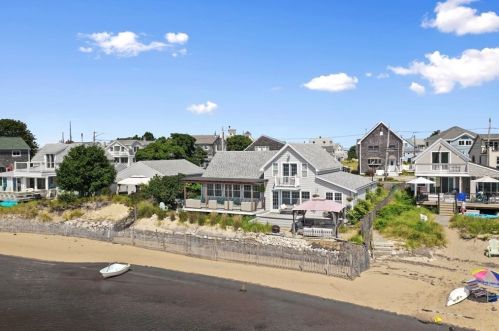 7 Harbor St, Plum Island, MA 01950 exterior