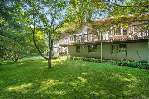 5 Indian Hill Rd, Norwalk, CT 06850 exterior