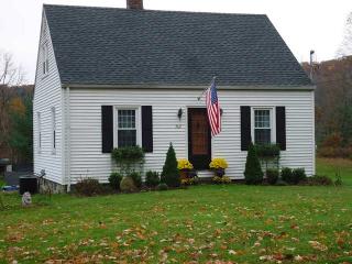 382 Litchfield Rd, Litchfield, CT 06759 exterior