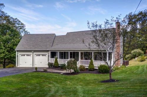 15 Bashaw Rd, Sutton, MA 01590 exterior